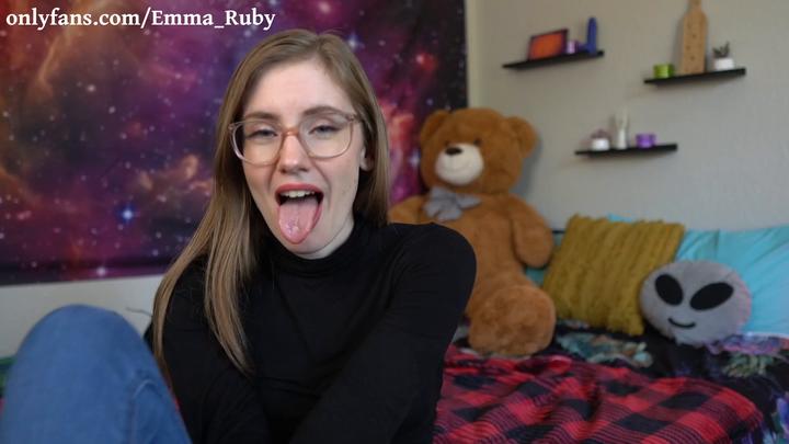 Emma Ruby – Feet Lovers Cum Quick